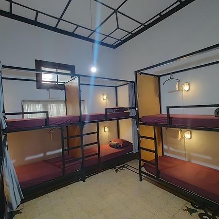 Semeru Hostel Malang (Adults Only) מראה חיצוני תמונה