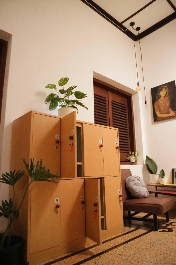 Semeru Hostel Malang (Adults Only) מראה חיצוני תמונה