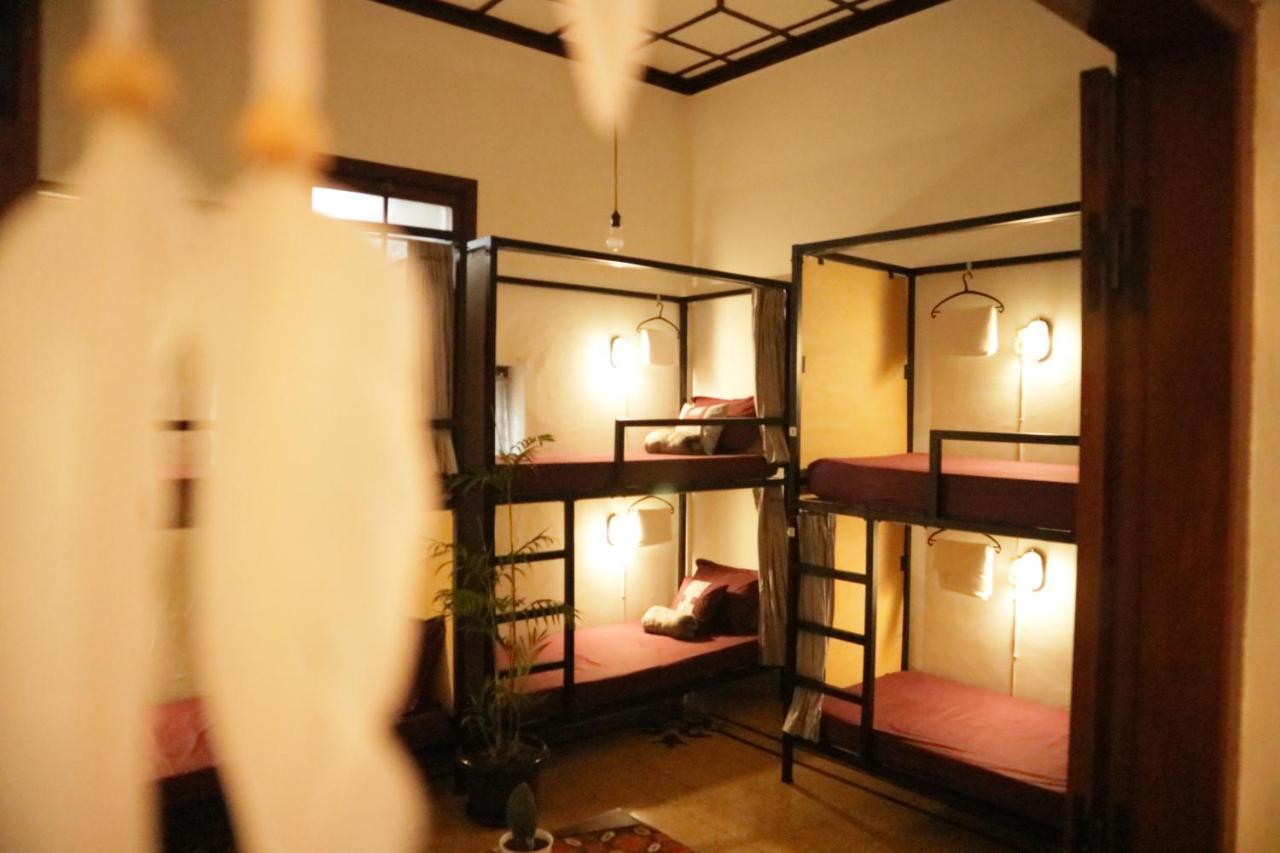 Semeru Hostel Malang (Adults Only) מראה חיצוני תמונה