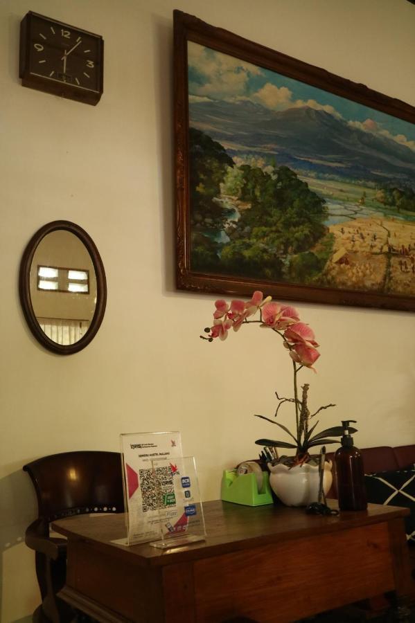 Semeru Hostel Malang (Adults Only) מראה חיצוני תמונה