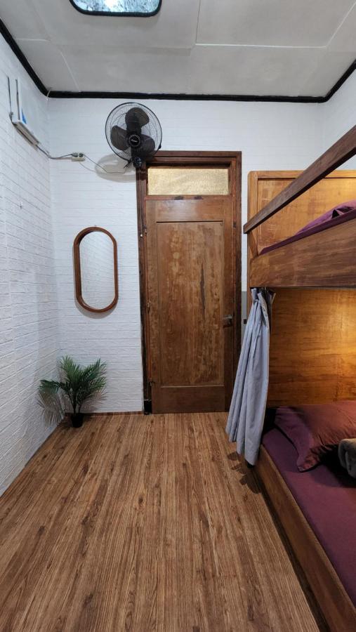 Semeru Hostel Malang (Adults Only) מראה חיצוני תמונה