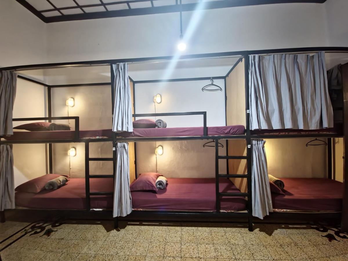 Semeru Hostel Malang (Adults Only) מראה חיצוני תמונה